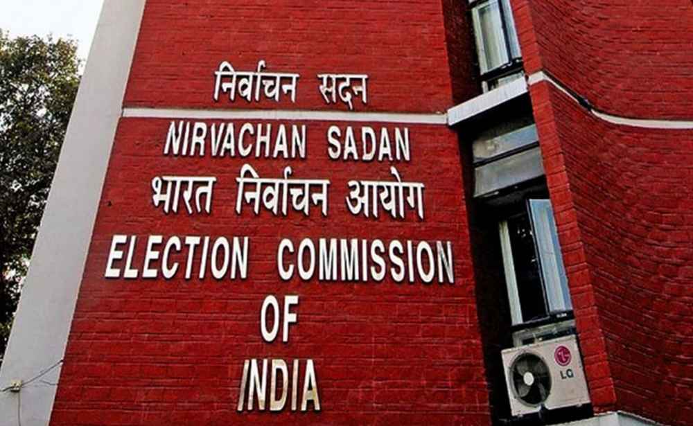 सुप्रिया श्रीनेत और दिलीप घोष को चुनाव आयोग का नोटिस, मांगा जवाब 