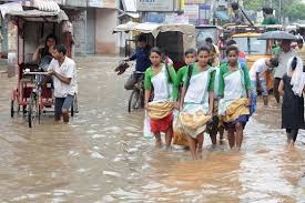 बाढ़ का कहर: असम में तीन लाख से अधिक लोग बेघर, 60 की मौत 