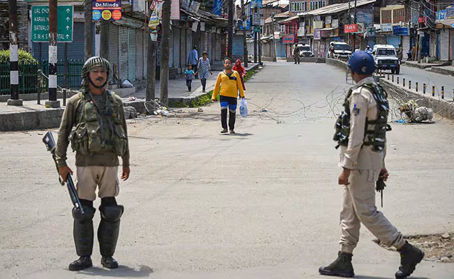 मुठभेड़ में ढेर हुआ लश्कर का टॉप कमांडर उस्मान, चार जवान जख्मी