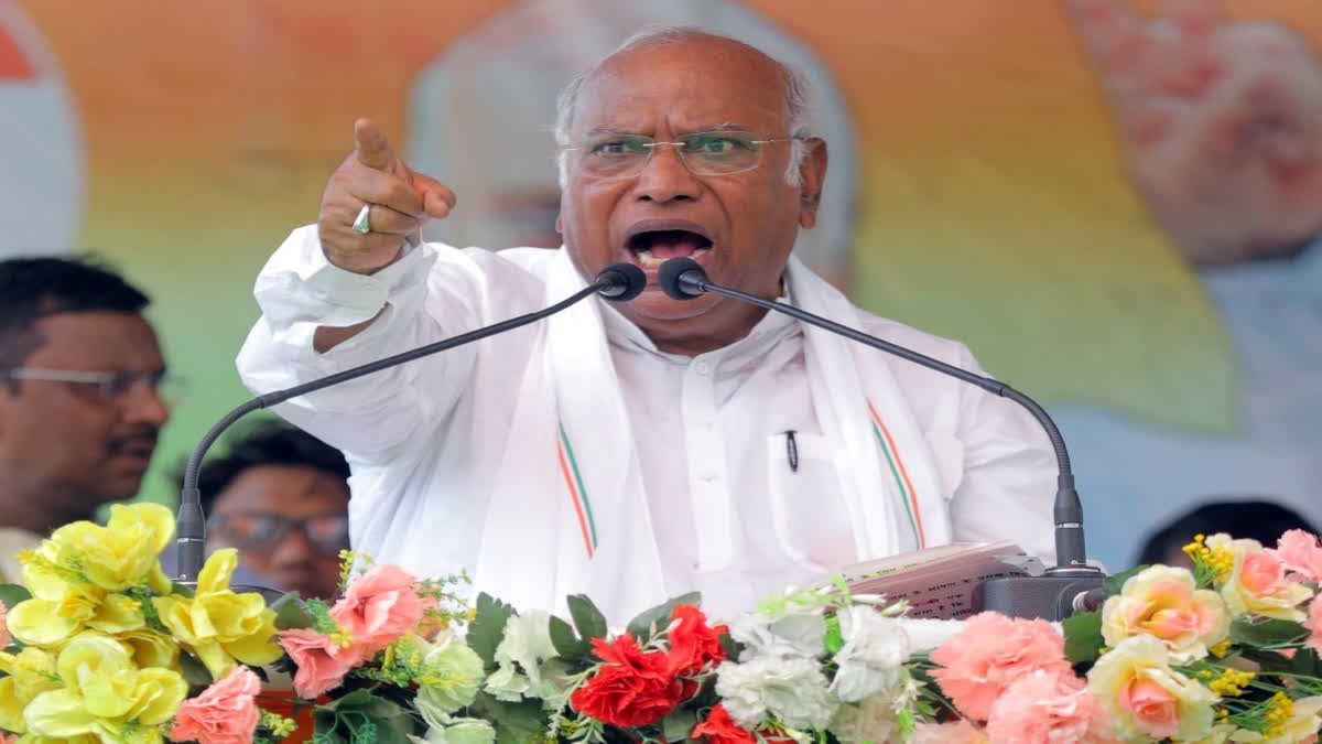 जाति जनगणना के लिए धन आवंटित कर समय सीमा तय करें: खड़गे
