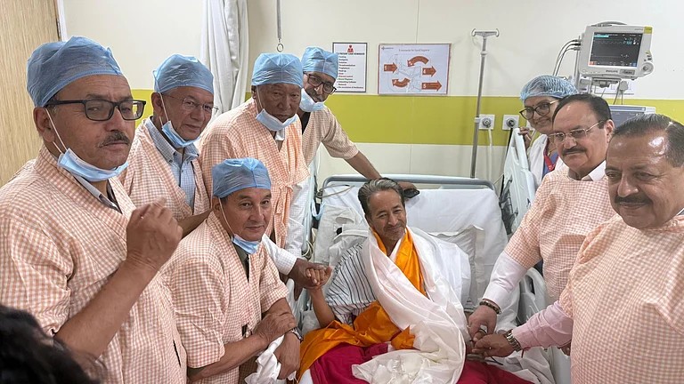 सोनम जी डॉक्टरों की सलाह के अनुसार अपनी दिनचर्या रखें: पीएम मोदी