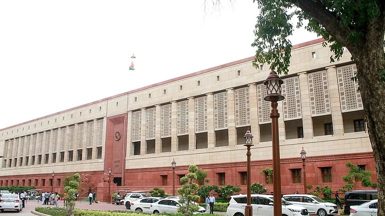 संसद के मॉनसून सत्र के 14वें दिन भी हंगामें के चलते कामकाज ठप