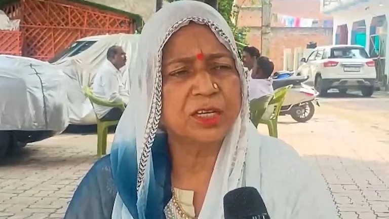 यूपीः बीजेपी की महिला विधायक को मंदिर में पूजा नहीं करने दी गई