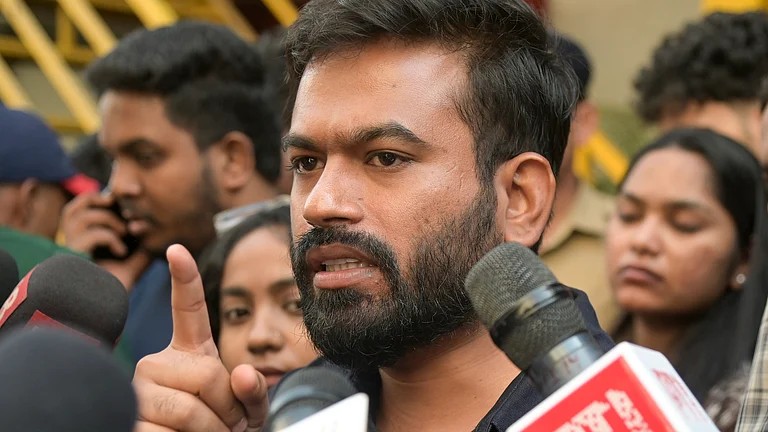अगर हिम्मत है तो आपातकाल की आधिकारिक घोषणा कीजिए: दीपके 