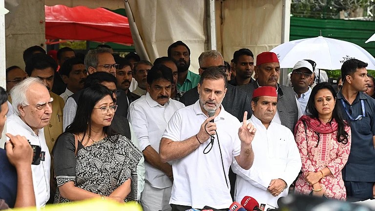 इंडिया गठबंधन आज ज्ञानेश कुमार के खिलाफ चलाएगा जन महाभियोग