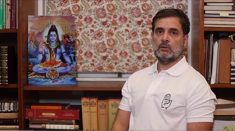 कांग्रेस के समय बैंक बनते थे, मोदी के समय में बिकते हैं: राहुल गांधी